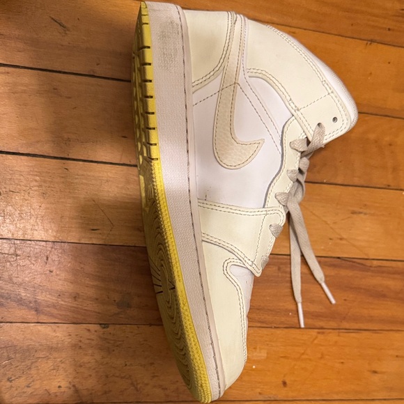 Jordan Kids Sneakers in Cream and Yellow - Picture 1 of 3